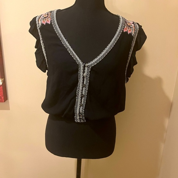 American Eagle Embroidered, Button-Front Crop Top with Cap Sleeve - Picture 1 of 4